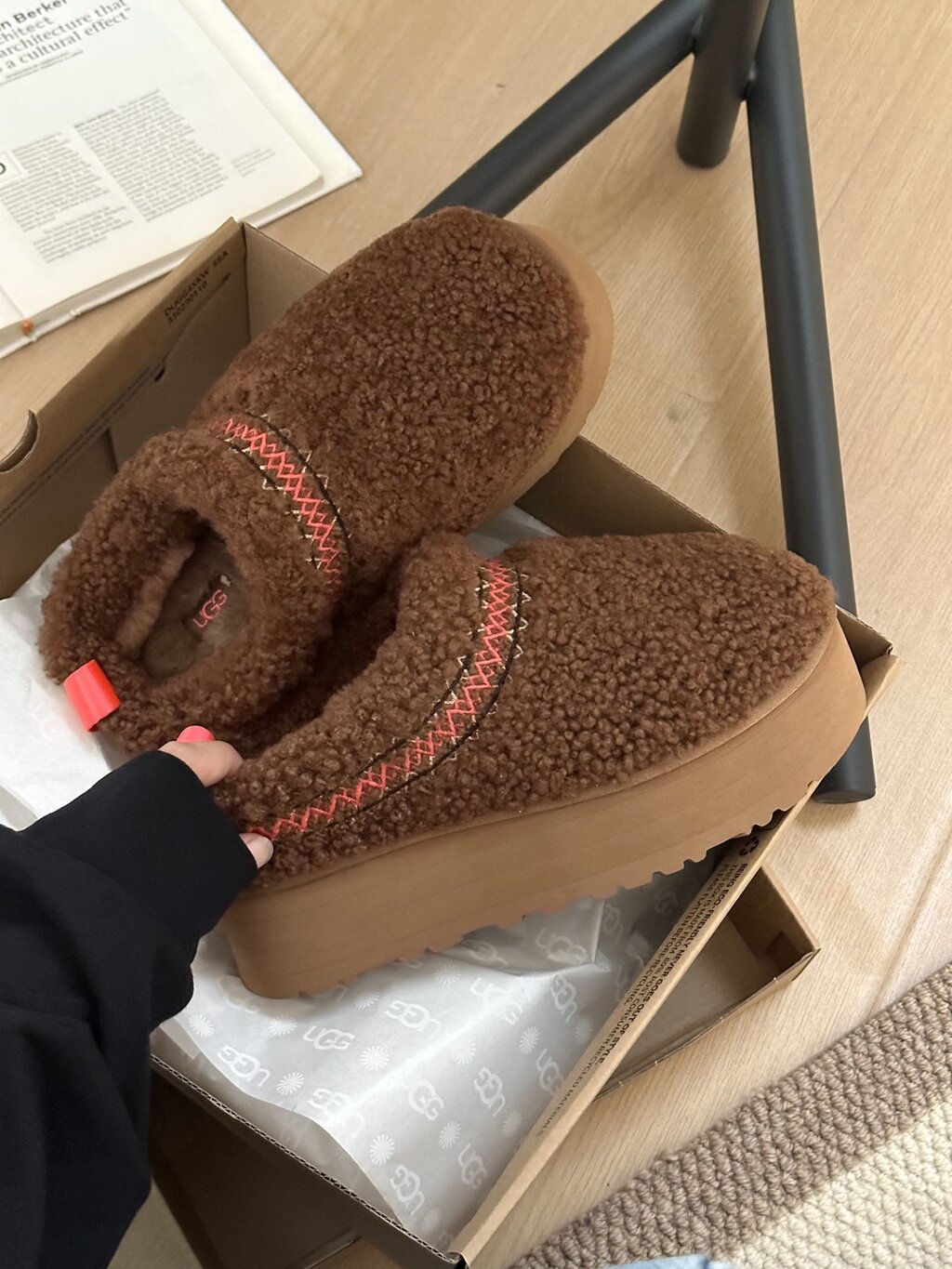 כפכפים UGG פלטפורמה