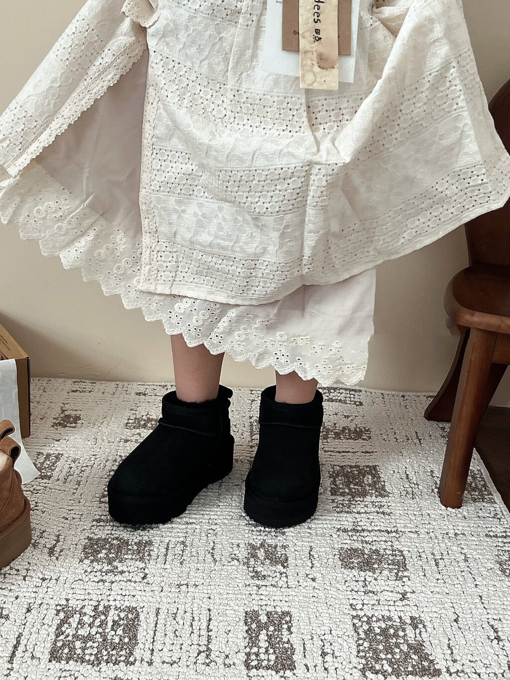 מגפיים פלטפורמה UGG ילדים – תמונה 9