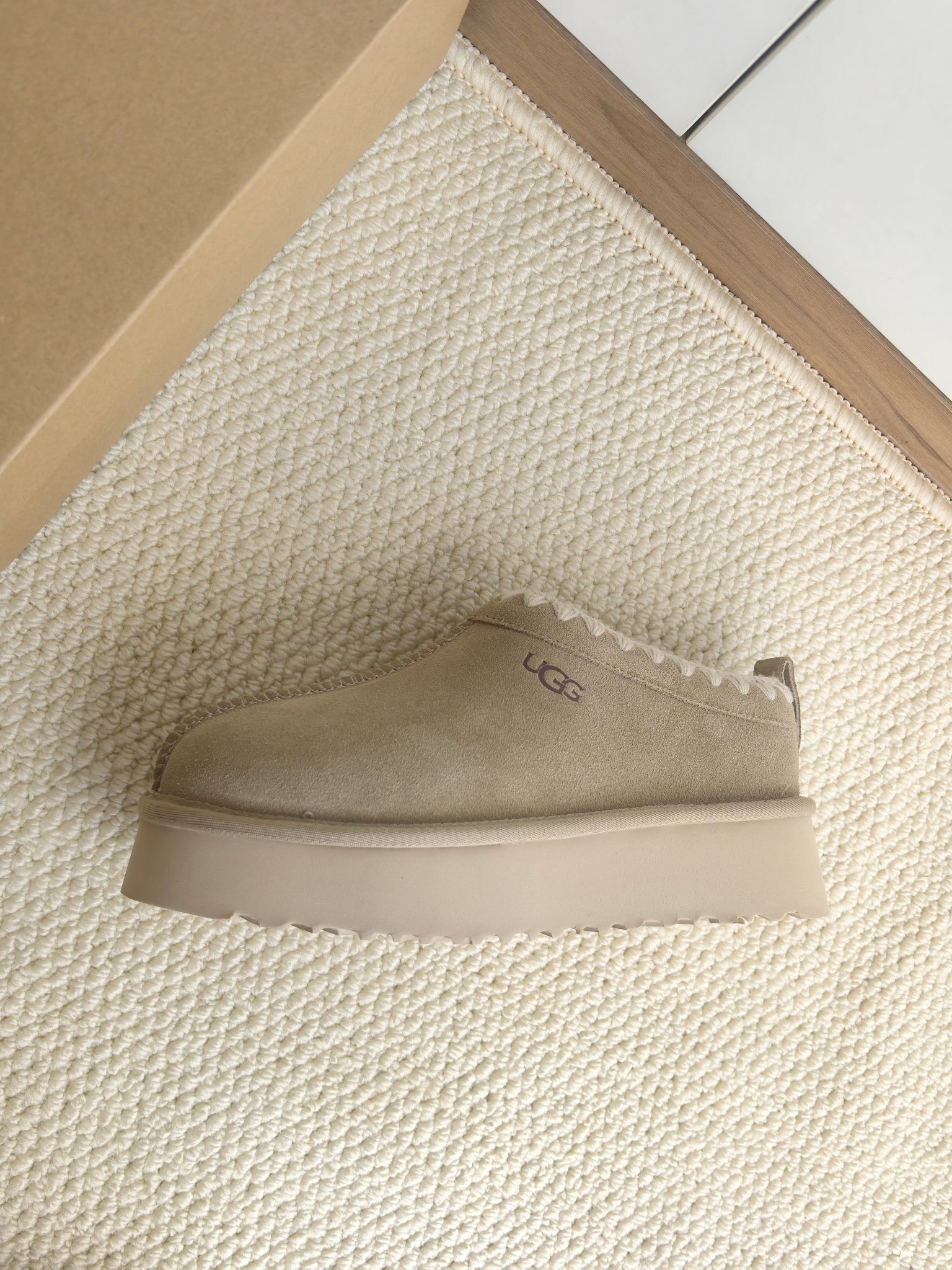 כפכפים UGG רקומות – תמונה 6
