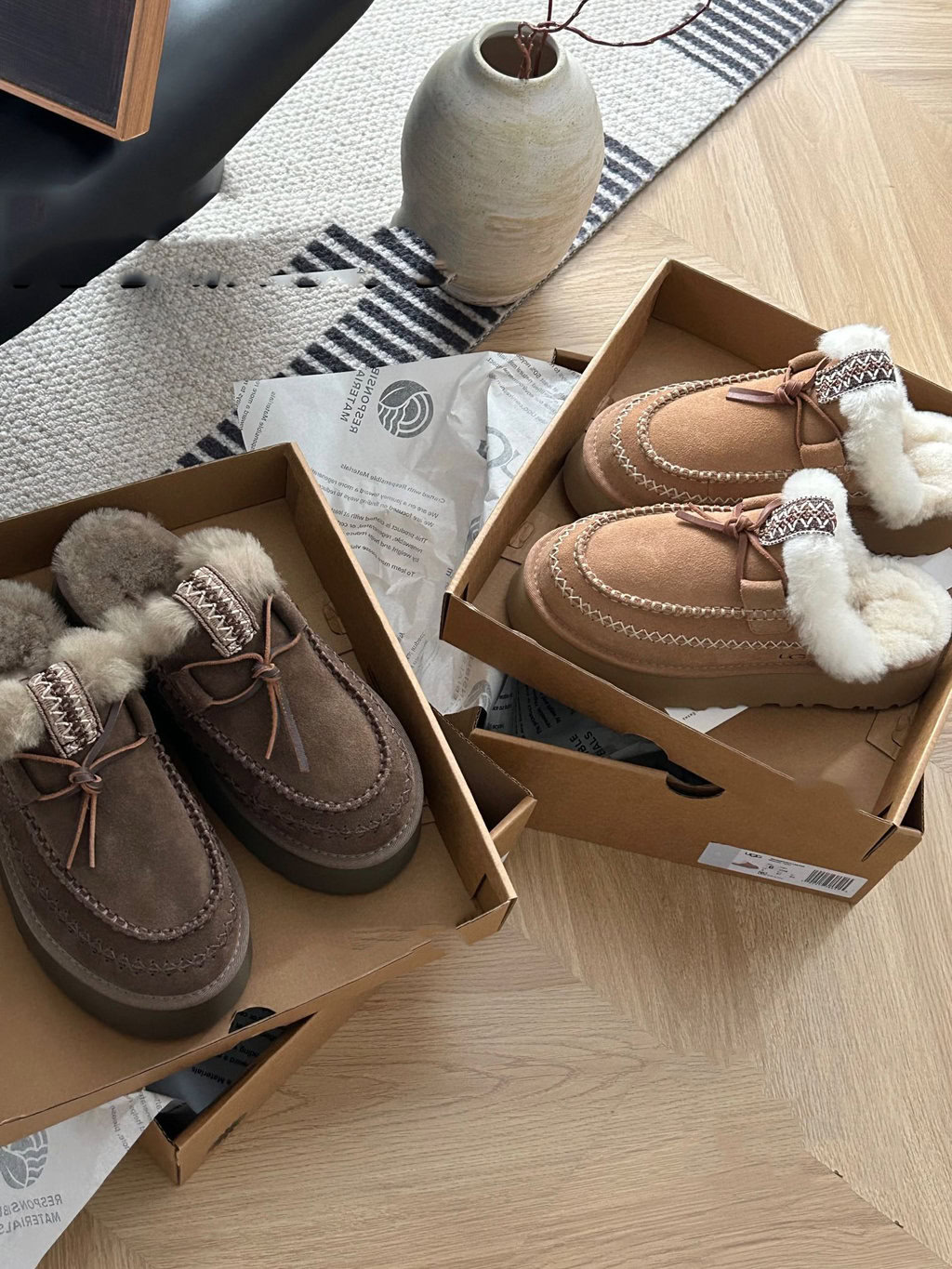 כפכפים ומגפונים UGG – תמונה 17