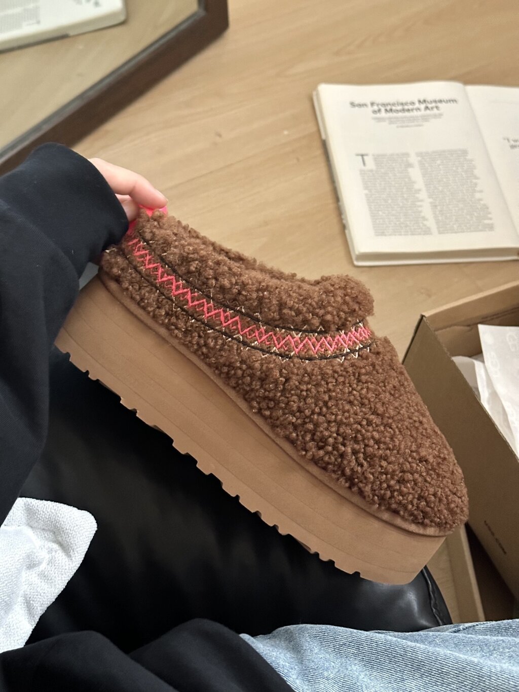 כפכפים UGG פלטפורמה – תמונה 6