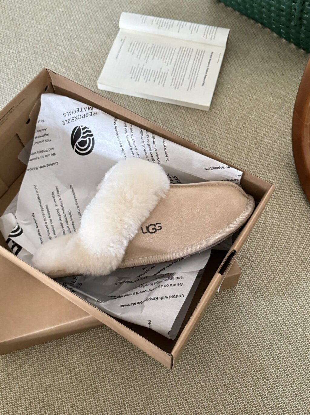 נעלי בית UGG – תמונה 9