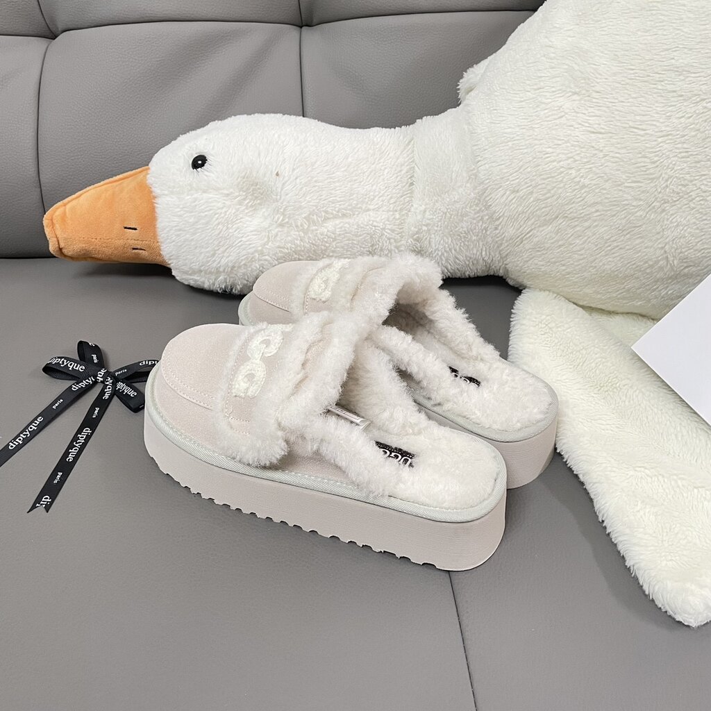 כפכפים UGG – תמונה 8