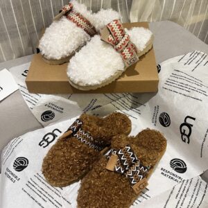 כפכפים UGG