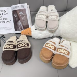 כפכפים UGG