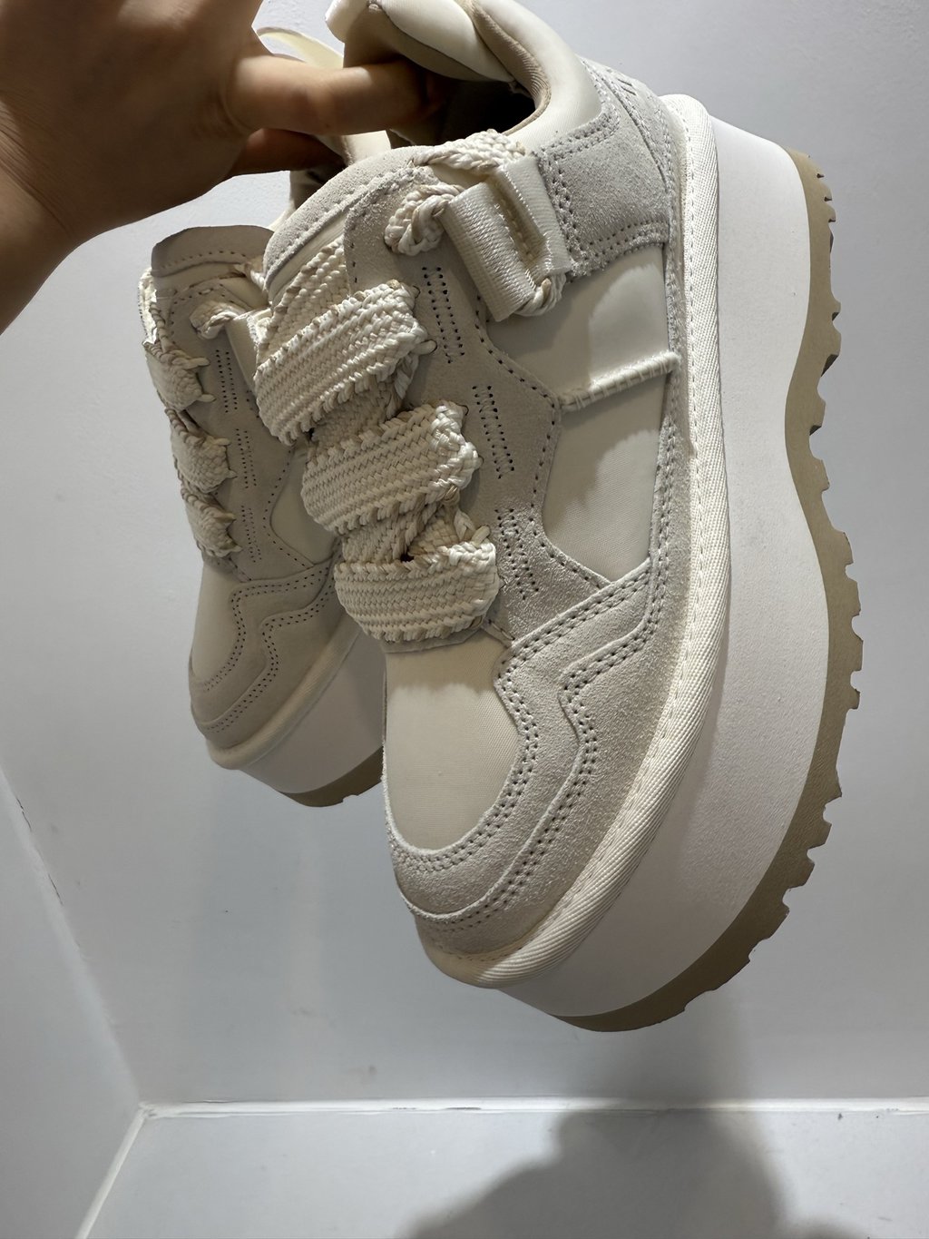 נעלי פלטפורמה UGG – תמונה 3