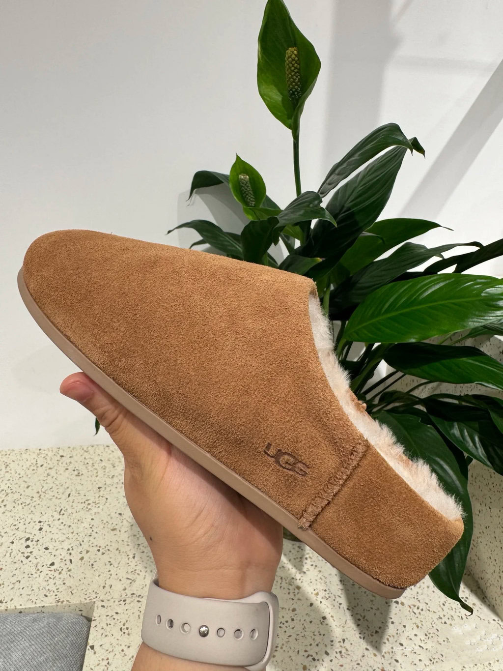 כפכפים UGG סליפ-און