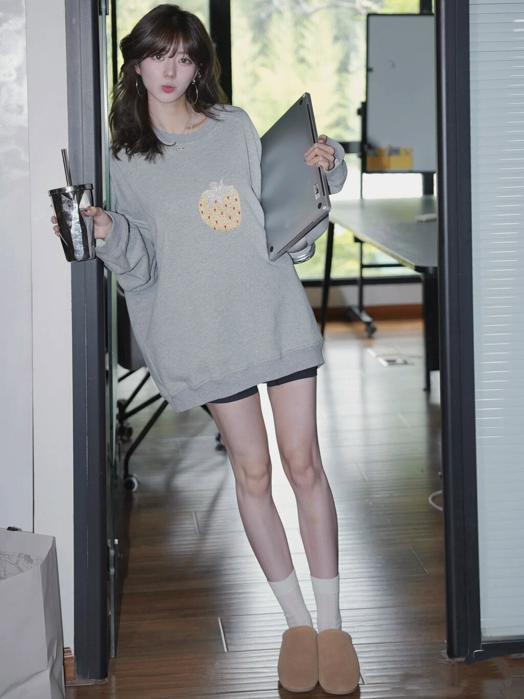 כפכפים UGG סליפ-און – תמונה 9