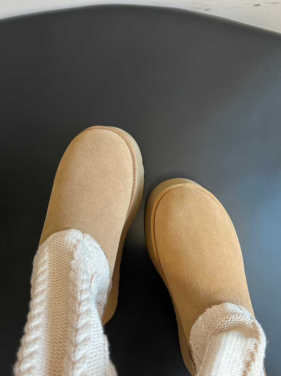 מגפיים UGG בשילוב חותלות – תמונה 16