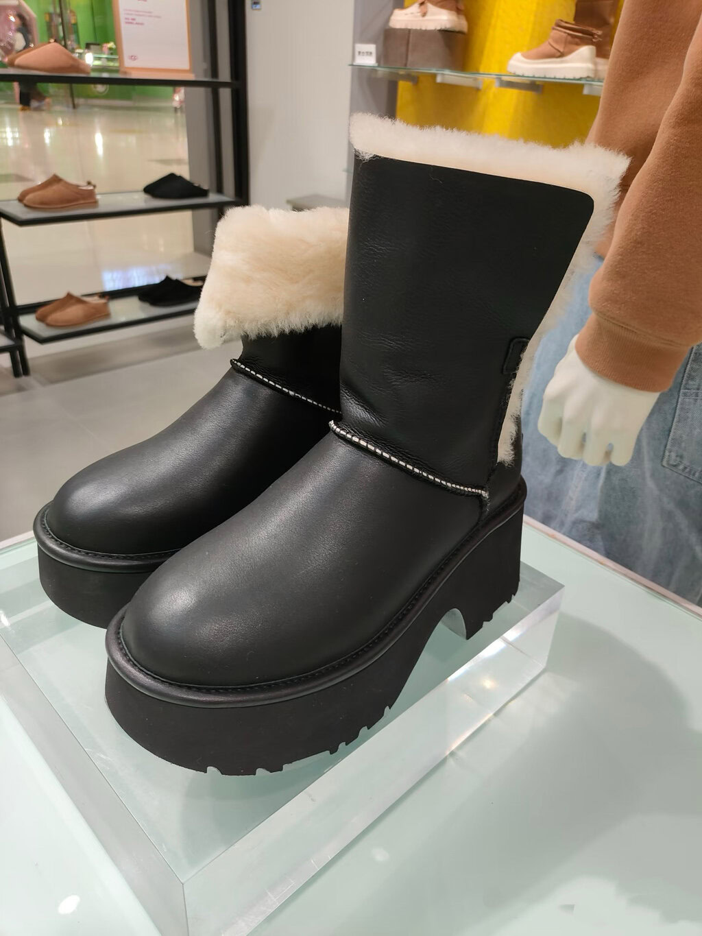 מגפיים UGG סוליה עבה – תמונה 10