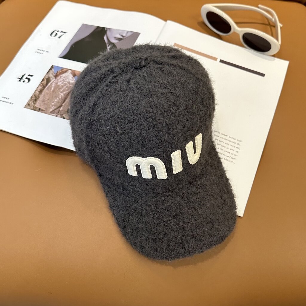 כובע מצחיה מיו מיו חורפי – תמונה 10