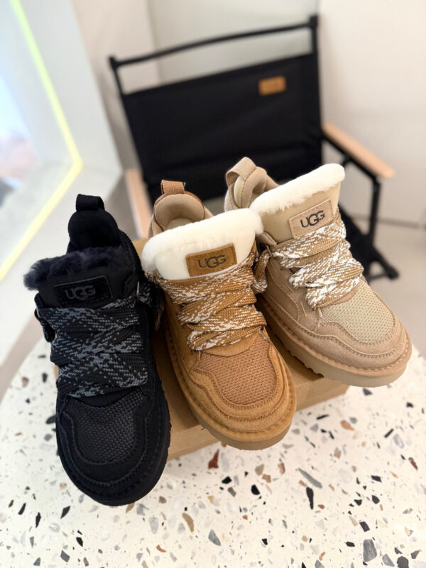 נעליים UGG