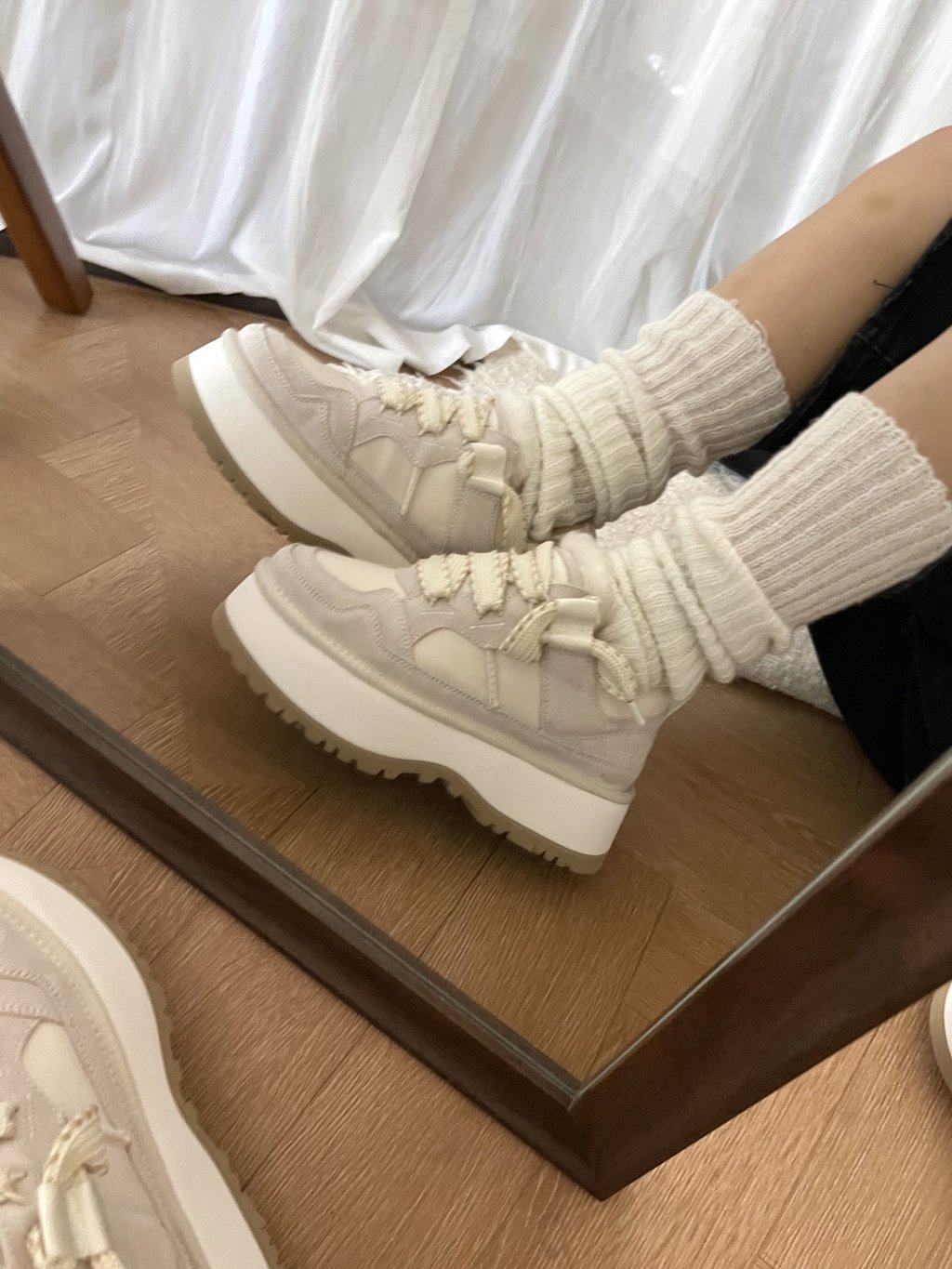 נעליים פלטפורמה UGG – תמונה 13