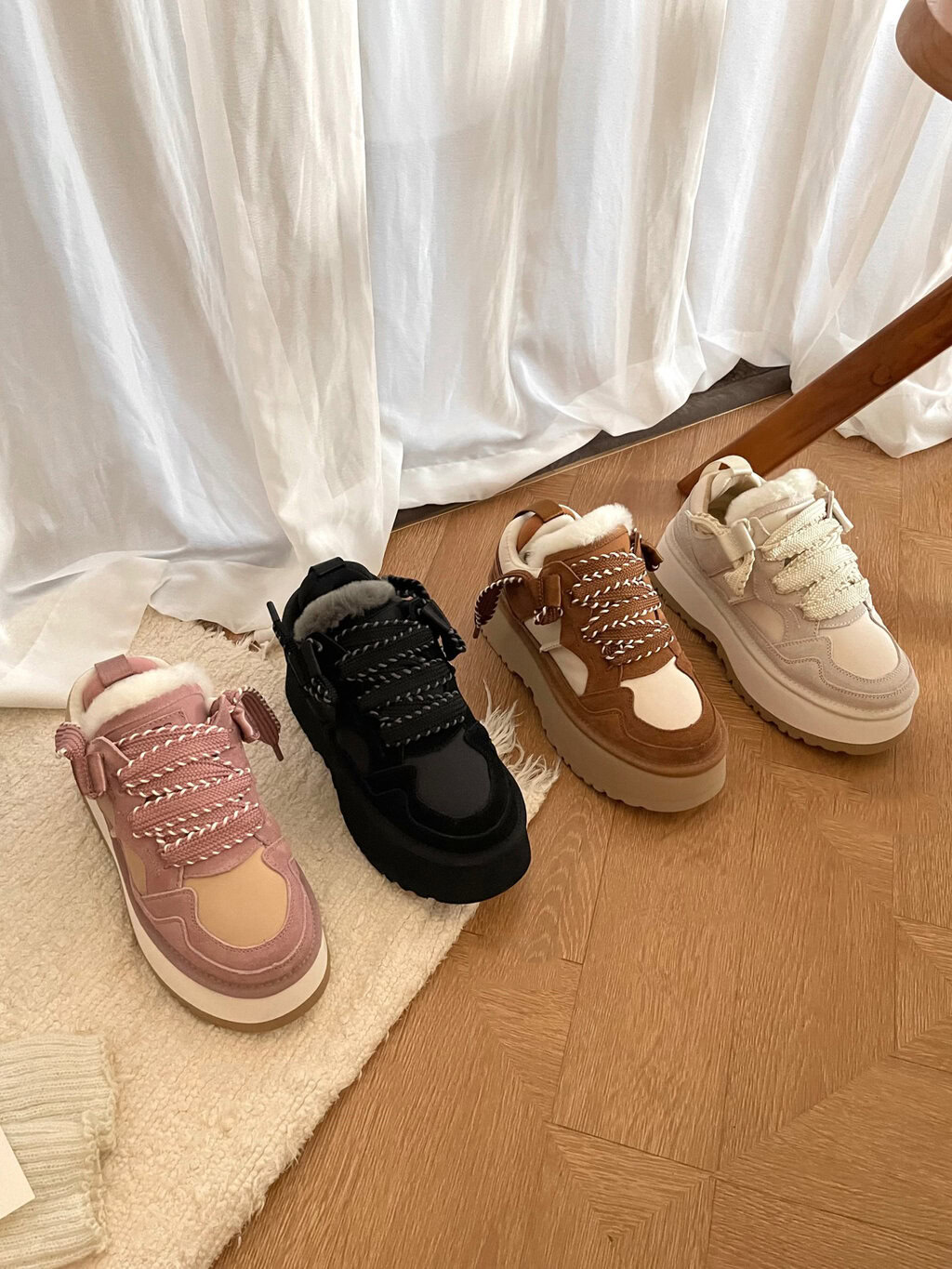 נעליים פלטפורמה UGG – תמונה 3