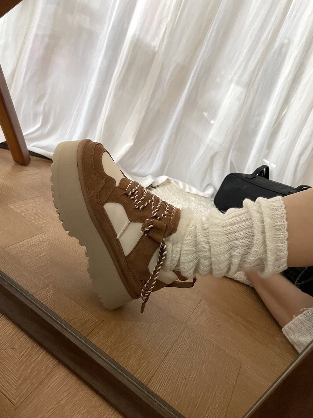 נעליים פלטפורמה UGG – תמונה 8
