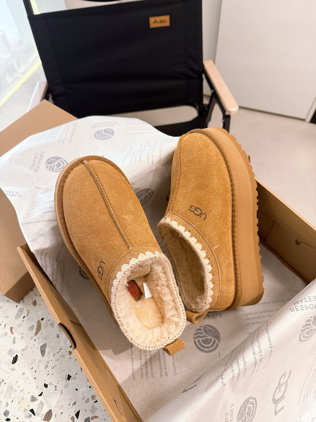 כפכפים UGG Tazz עם ריקמה – תמונה 8