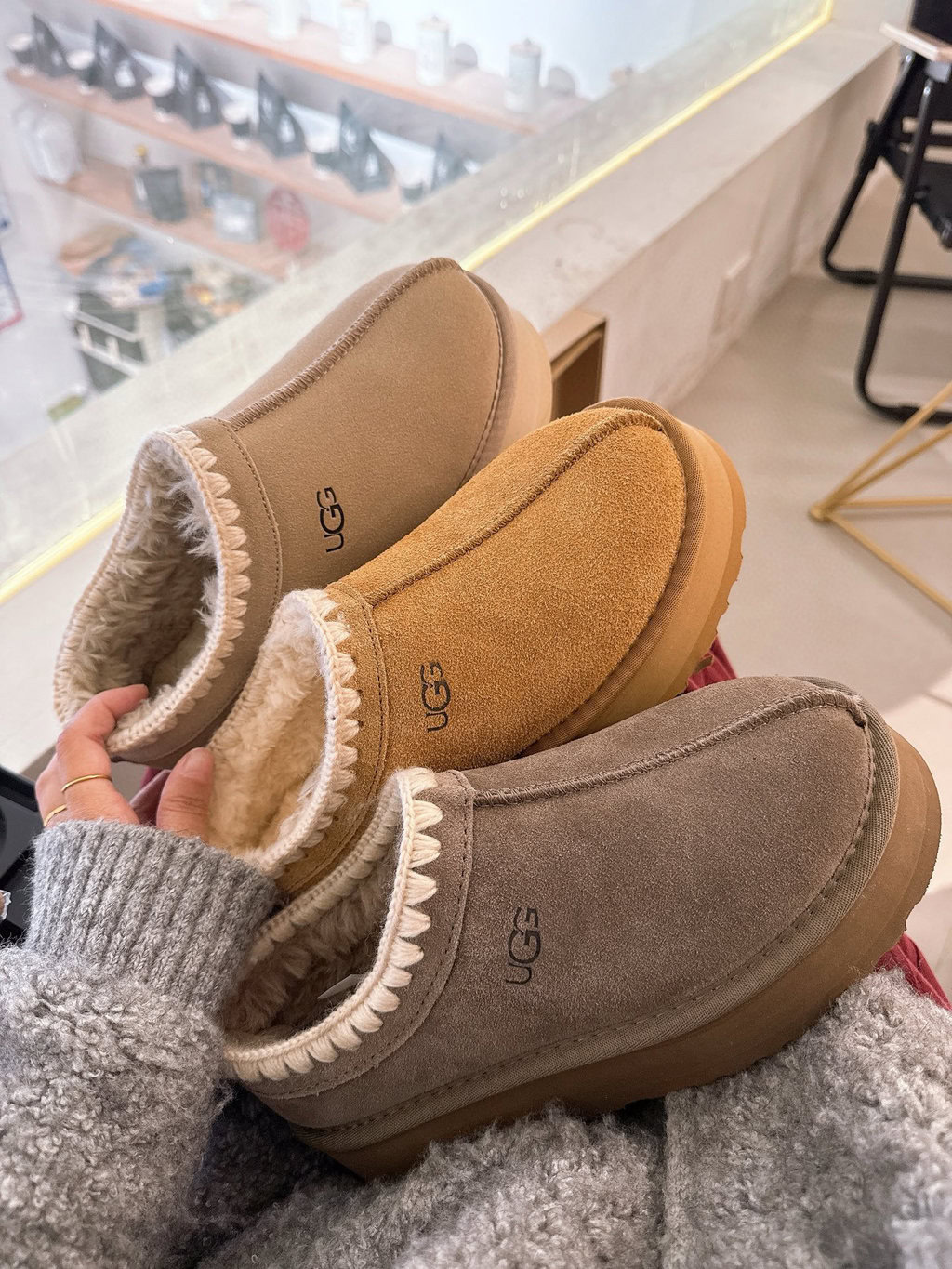 כפכפים UGG Tazz עם ריקמה – תמונה 6