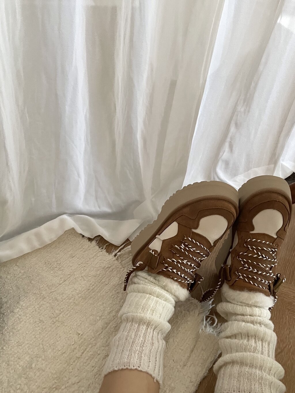 נעליים פלטפורמה UGG – תמונה 15