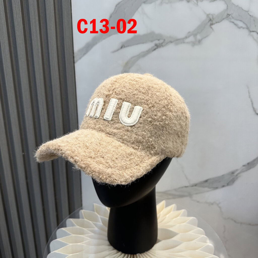 כובע מצחיה מיו מיו חורפי – תמונה 4