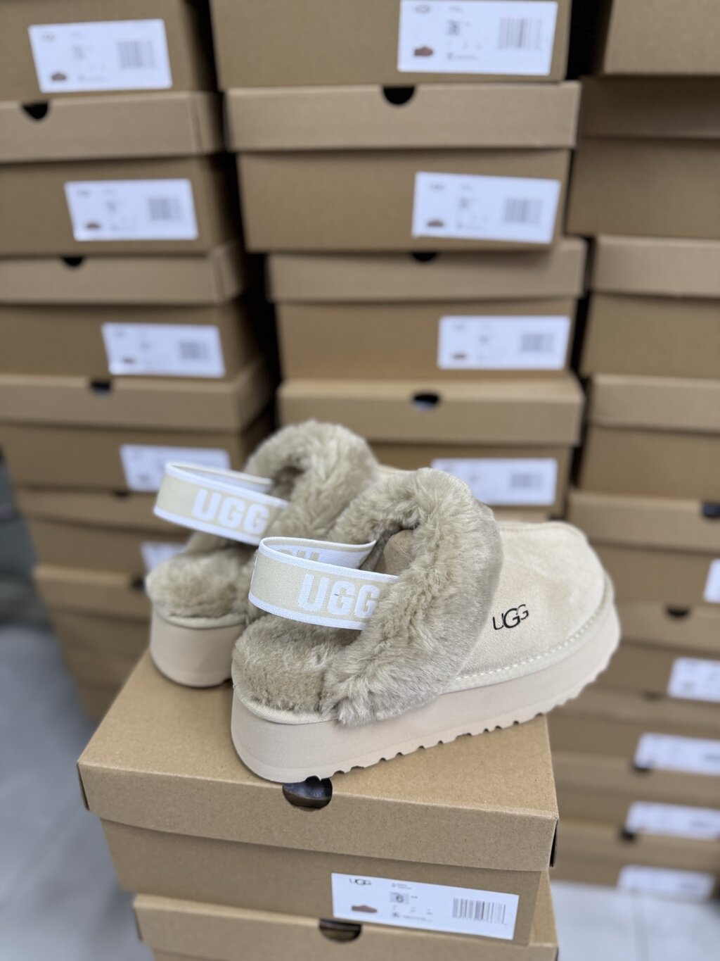 כפכפים UGG – תמונה 9