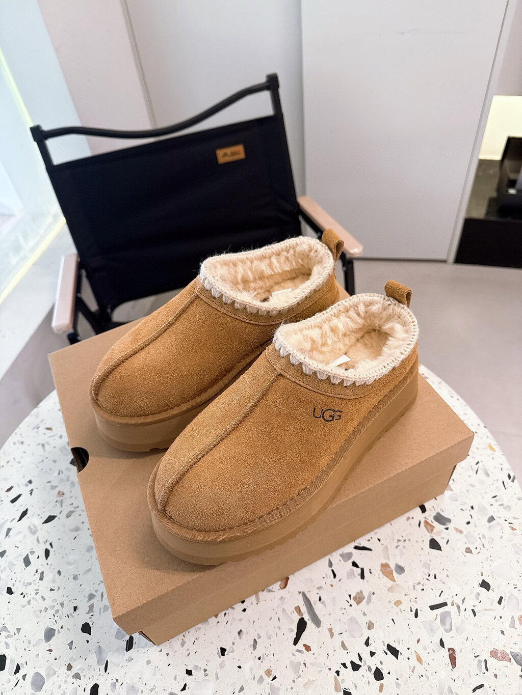 כפכפים UGG Tazz עם ריקמה – תמונה 10