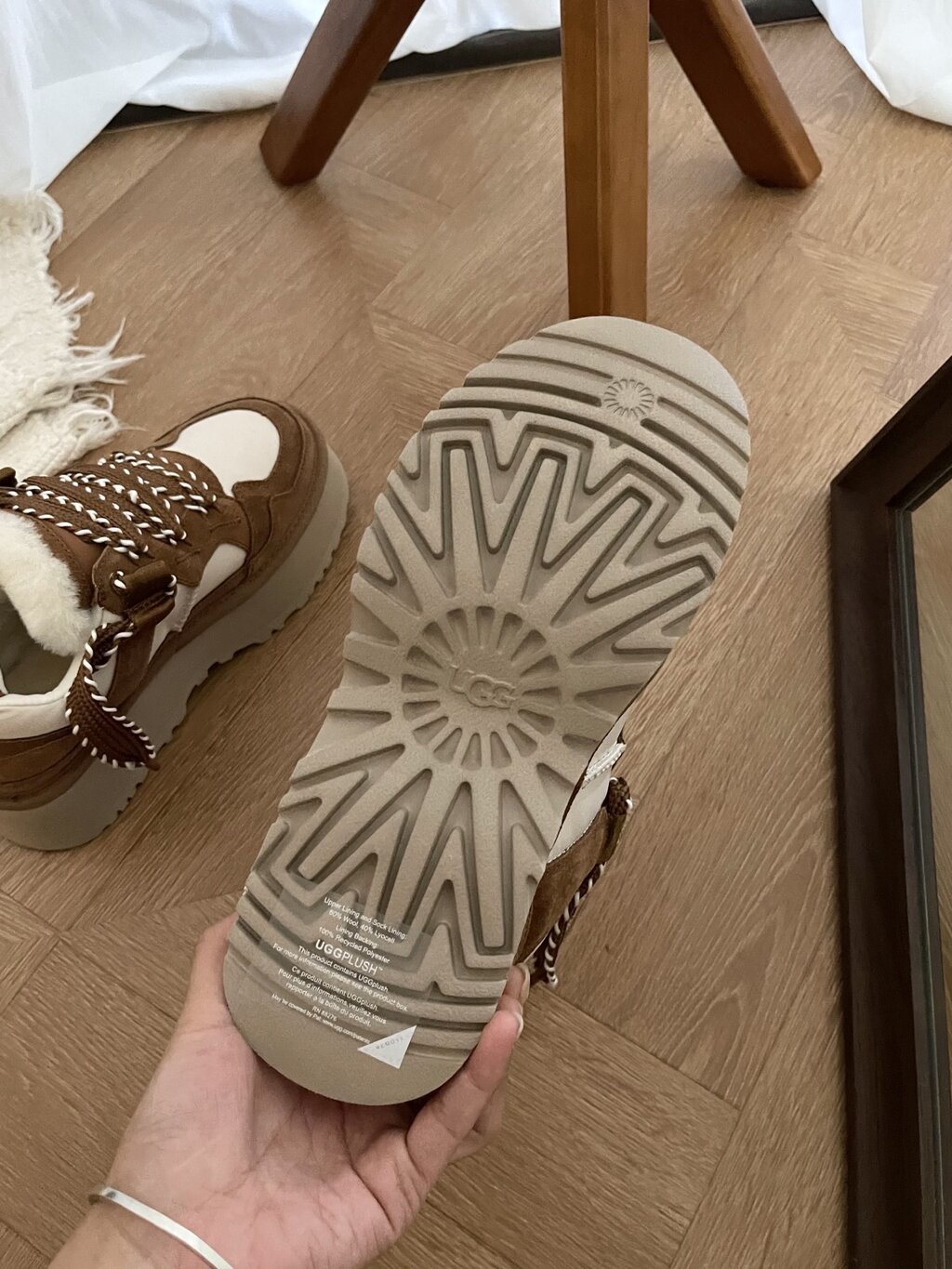 נעליים פלטפורמה UGG – תמונה 9
