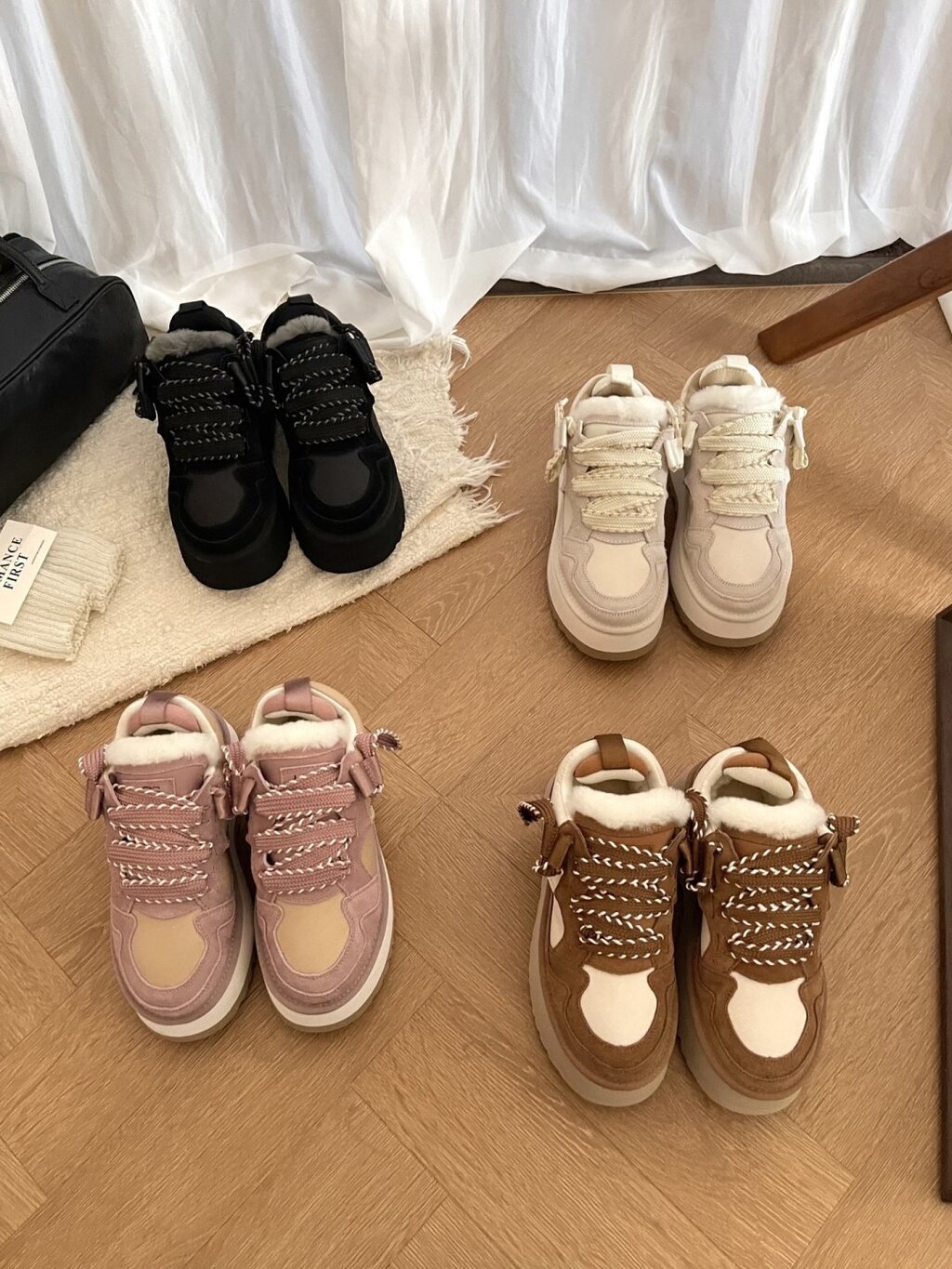 נעליים פלטפורמה UGG – תמונה 10