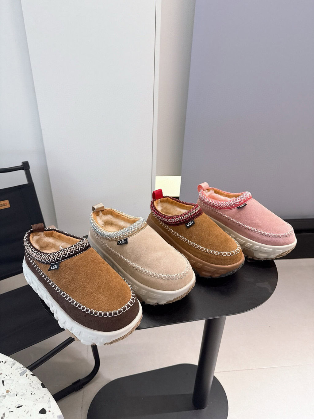 כפכפים ונצ’ר דייז UGG