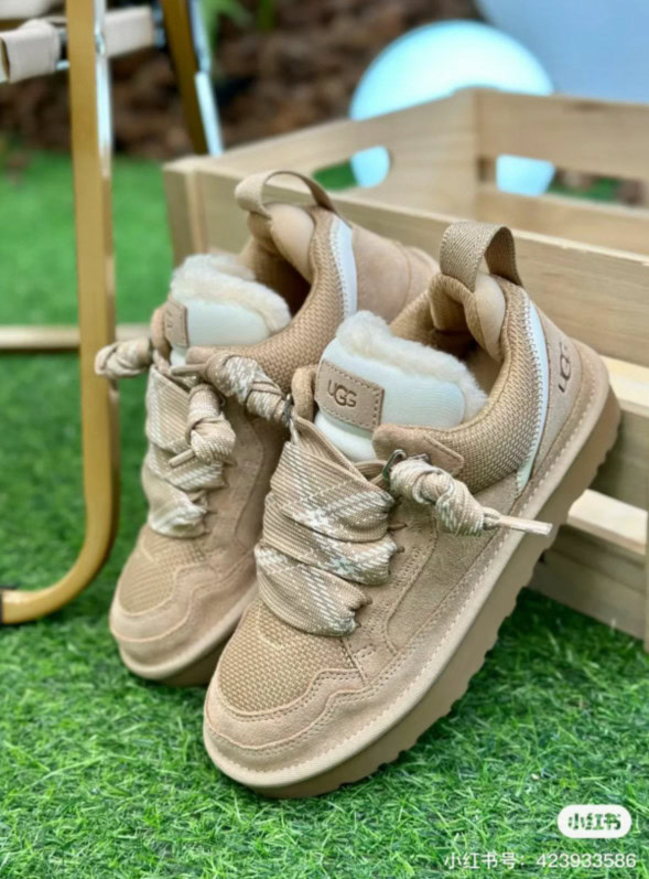 נעליים שרוכים UGG – תמונה 3