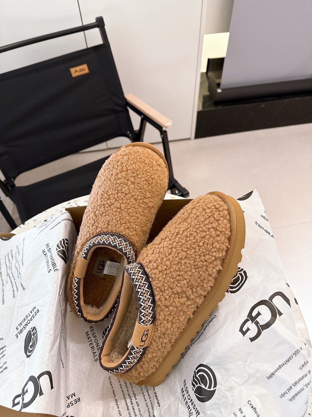 כפכפים UGG לו ולך – תמונה 5
