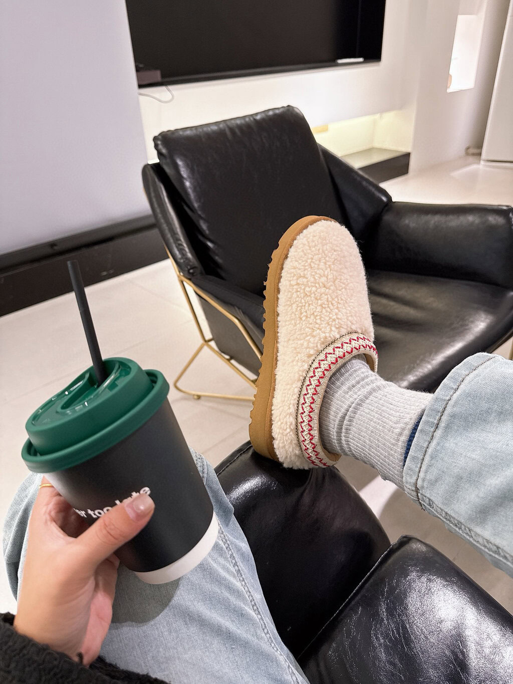 כפכפים UGG לו ולך – תמונה 6