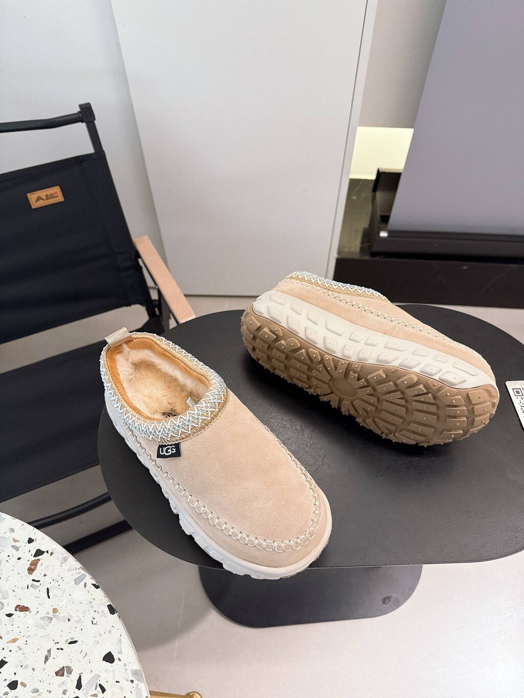 כפכפים ונצ’ר דייז UGG – תמונה 9