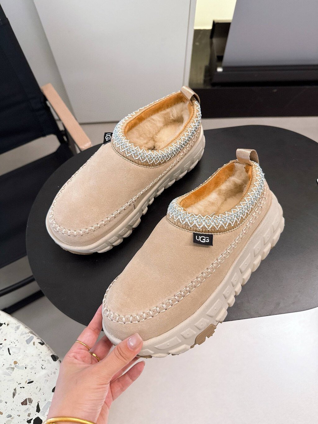 כפכפים ונצ’ר דייז UGG – תמונה 8