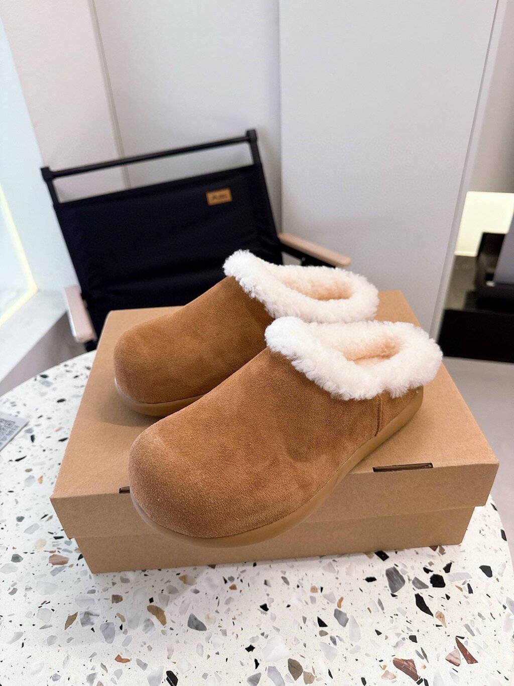 כפכפים פרווה UGG – תמונה 11