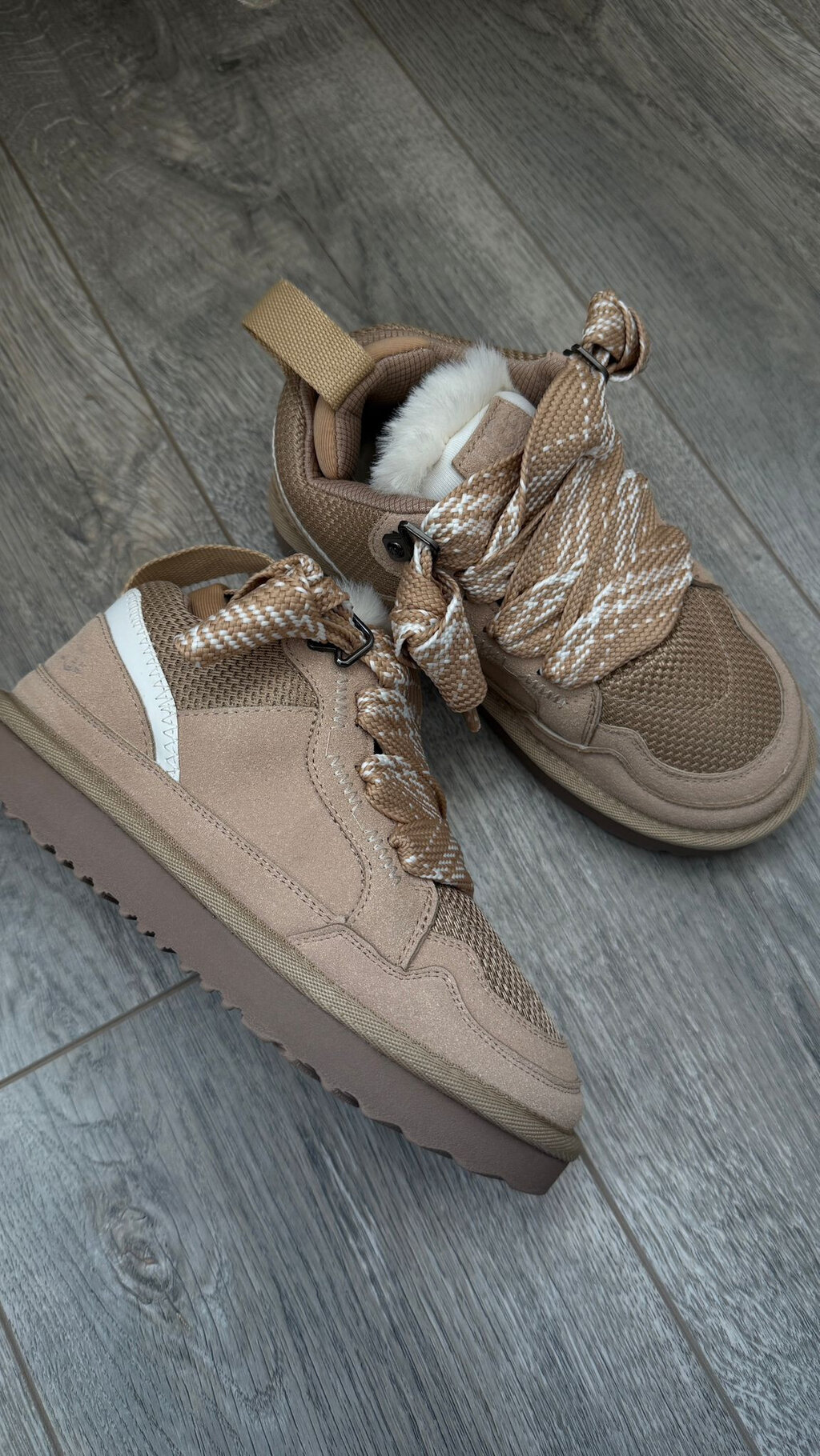 נעליים שרוכים UGG – תמונה 12
