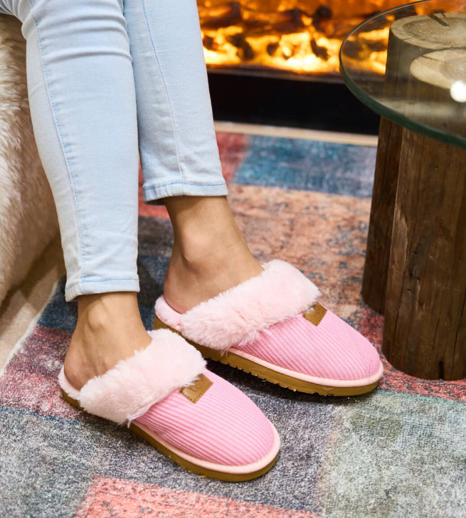 נעלי בית UGG לו ולך – תמונה 9
