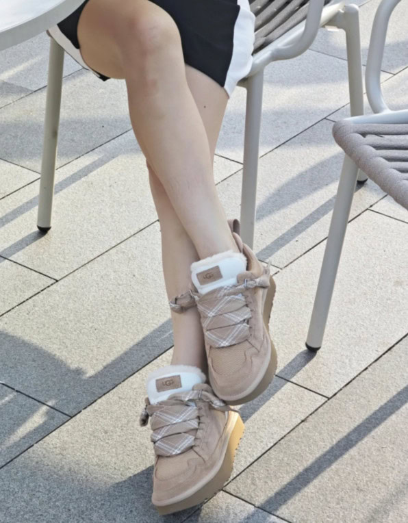 נעליים שרוכים UGG – תמונה 9