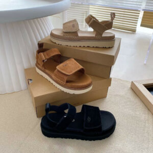 סנדלים UGG