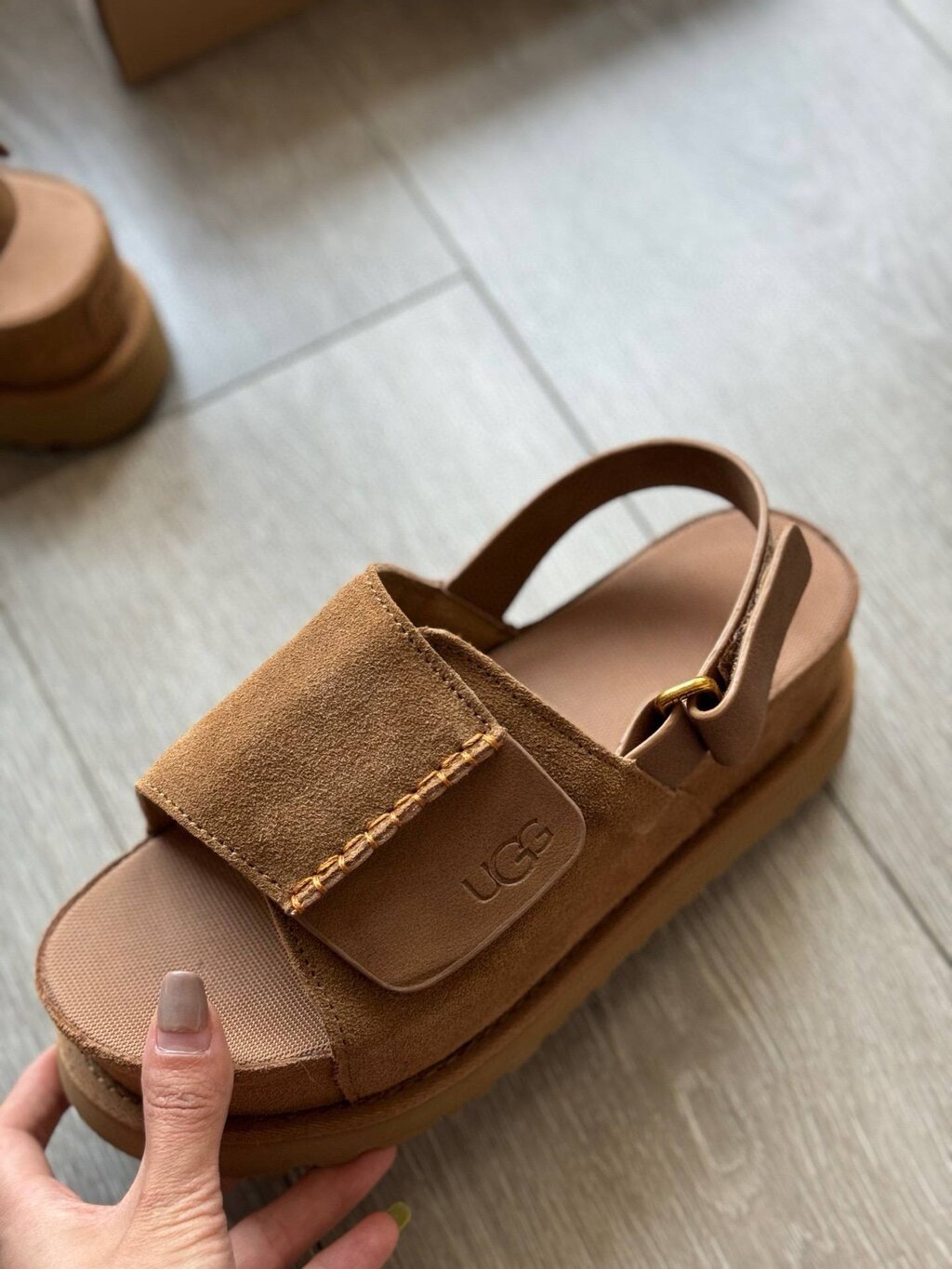 סנדלים UGG – תמונה 9