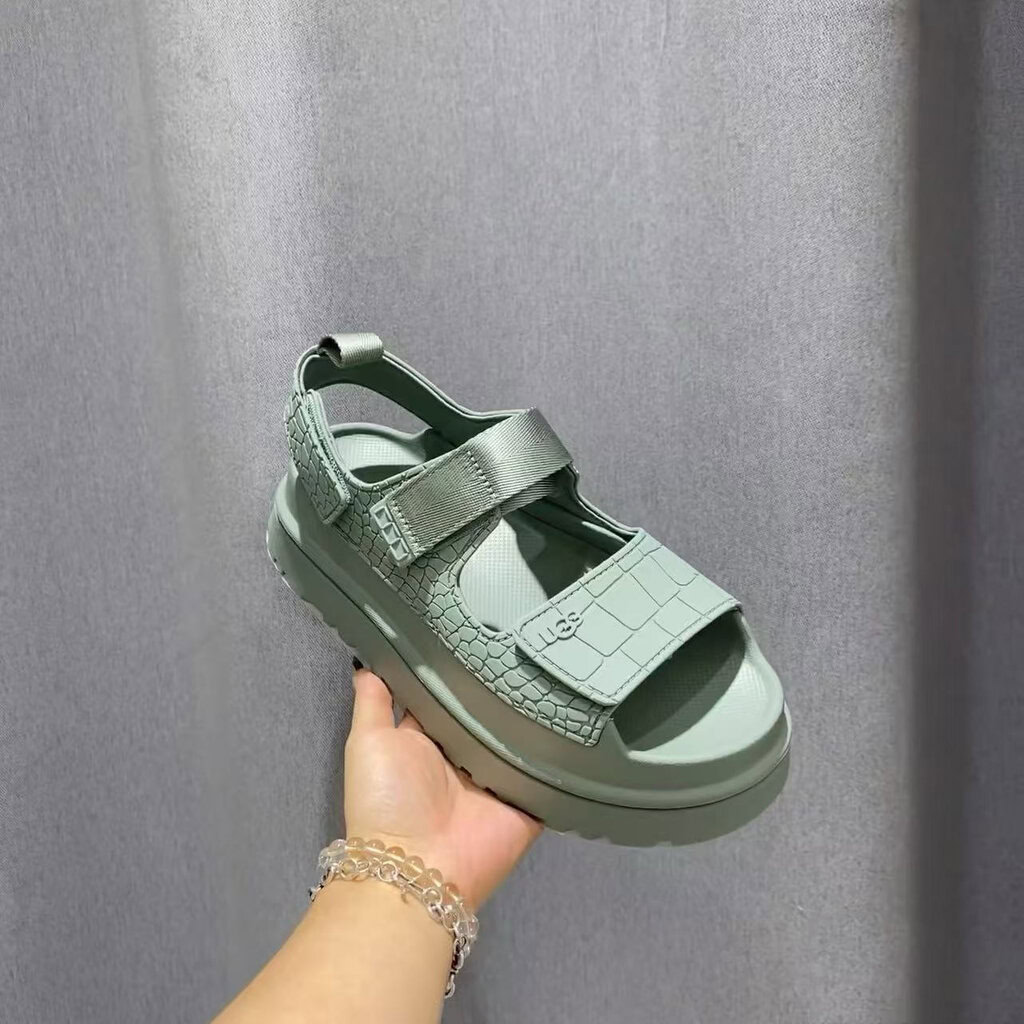 סנדלים פלטפורמה UGG – תמונה 9