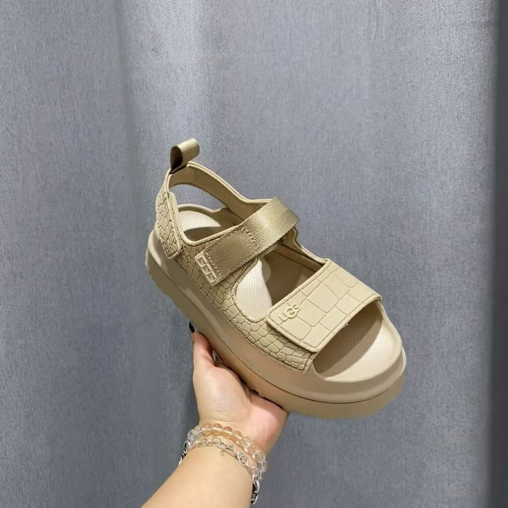 סנדלים פלטפורמה UGG – תמונה 11