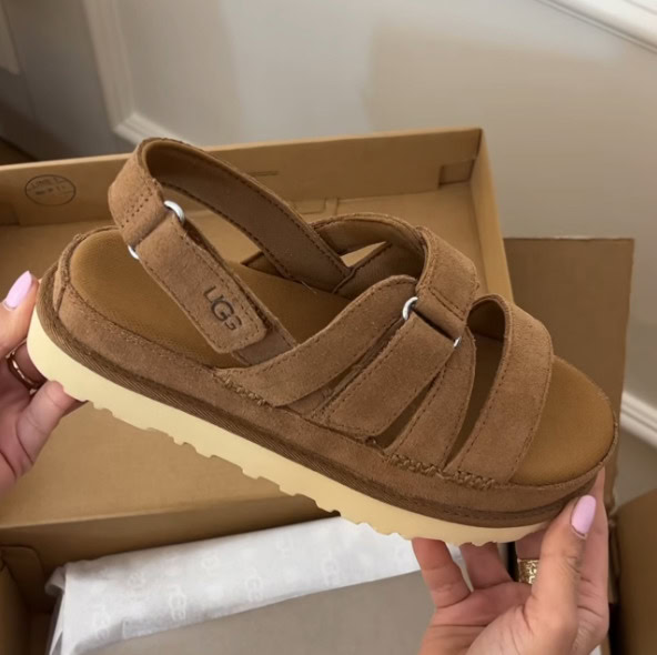 סנדלים UGG – תמונה 14