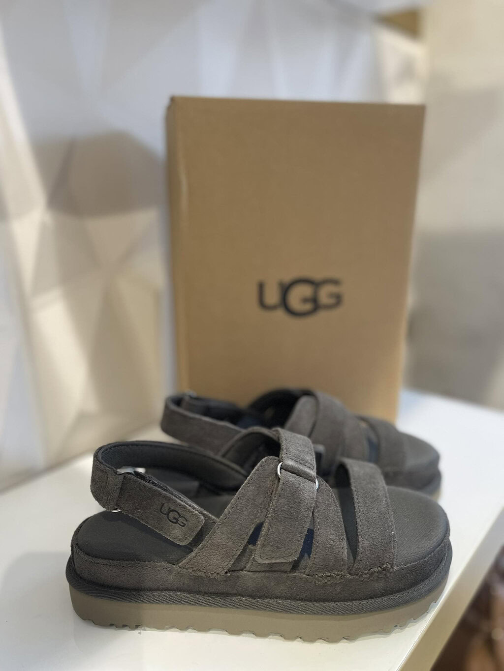 סנדלים UGG – תמונה 11
