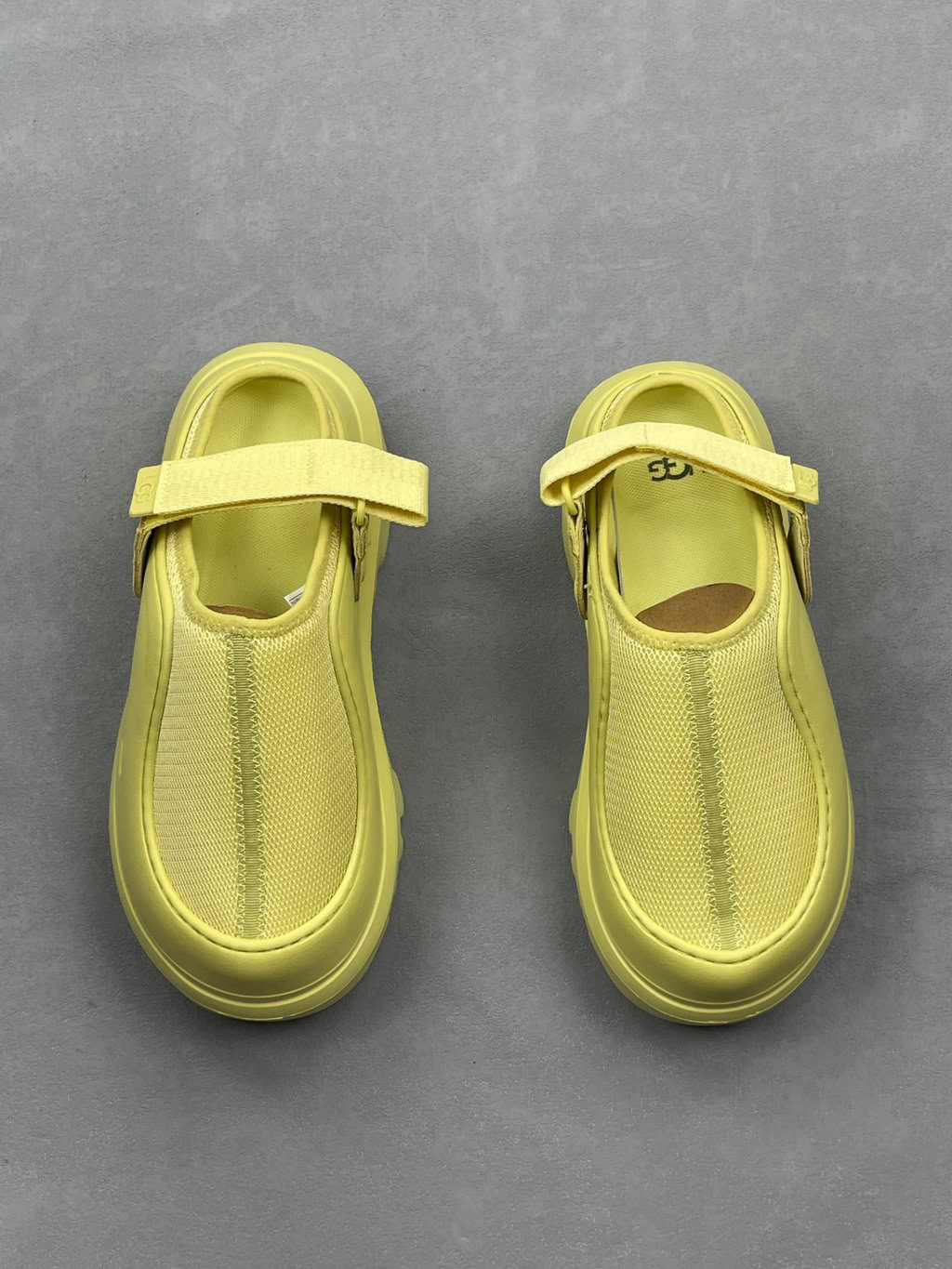 סנדלים UGG פיקמוד – תמונה 11