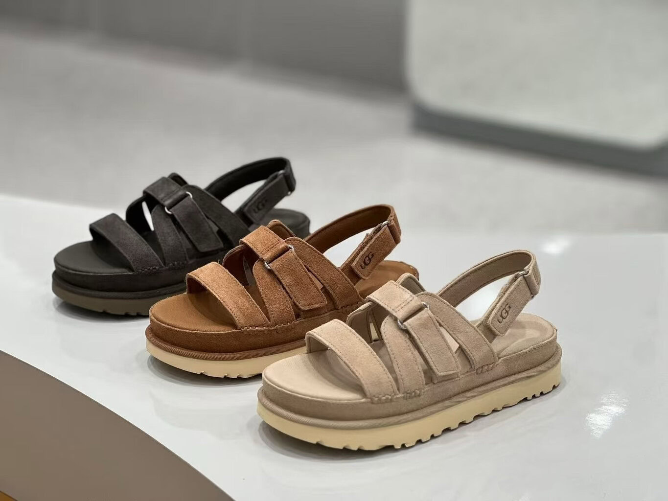 סנדלים UGG – תמונה 7
