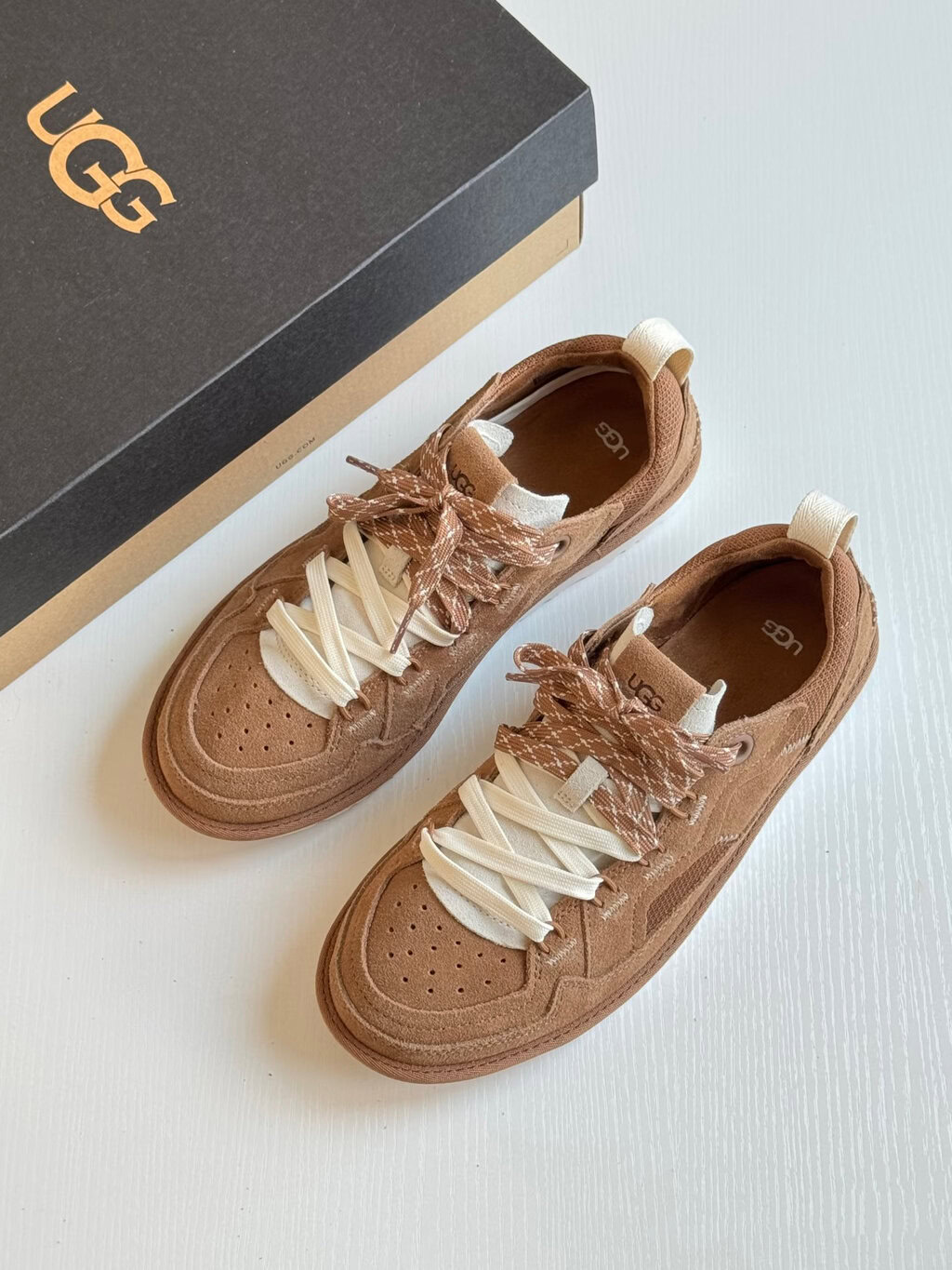 סניקרס UGG – תמונה 15
