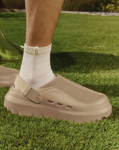 סנדלים UGG פיקמוד