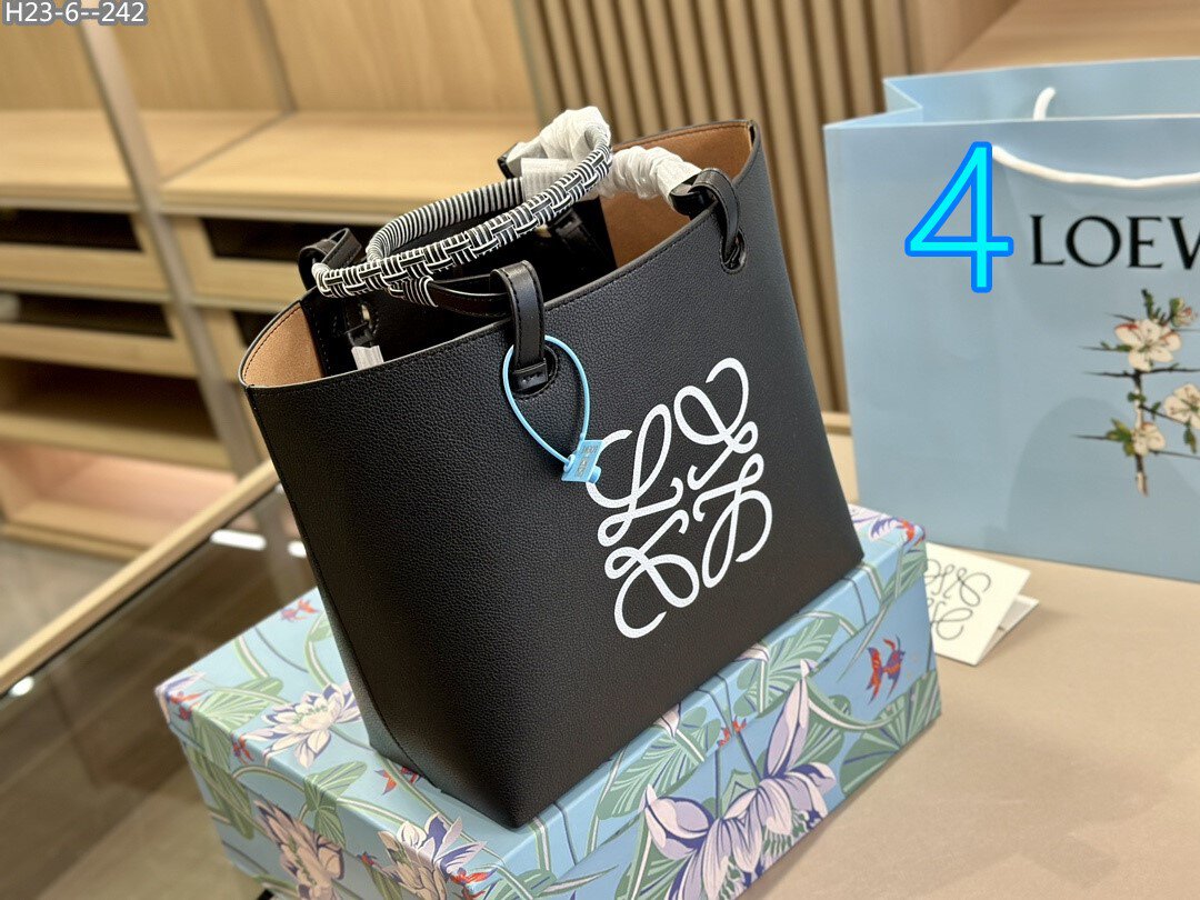 תיק צד LOEWE מעור רך – תמונה 6