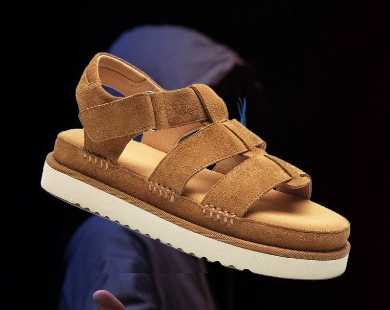 סנדלים UGG
