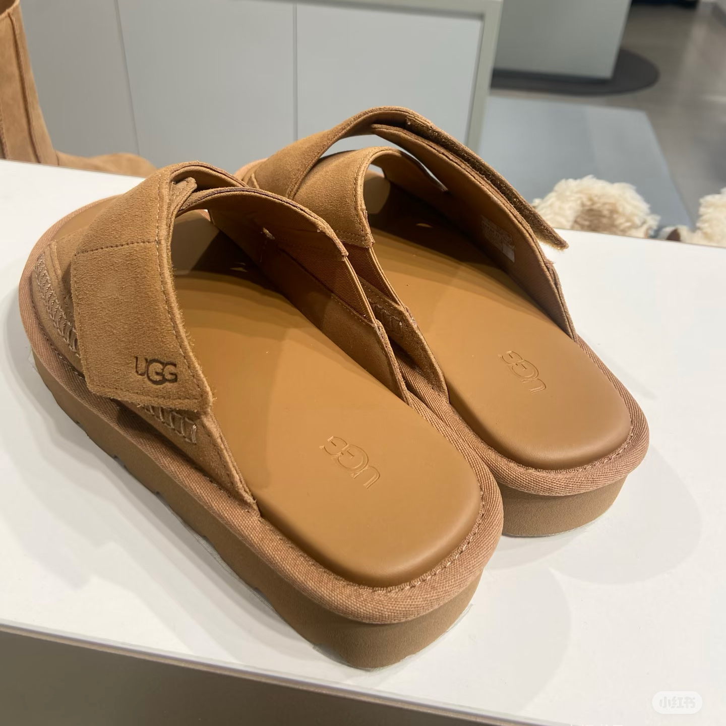 כפכפים UGG – תמונה 5